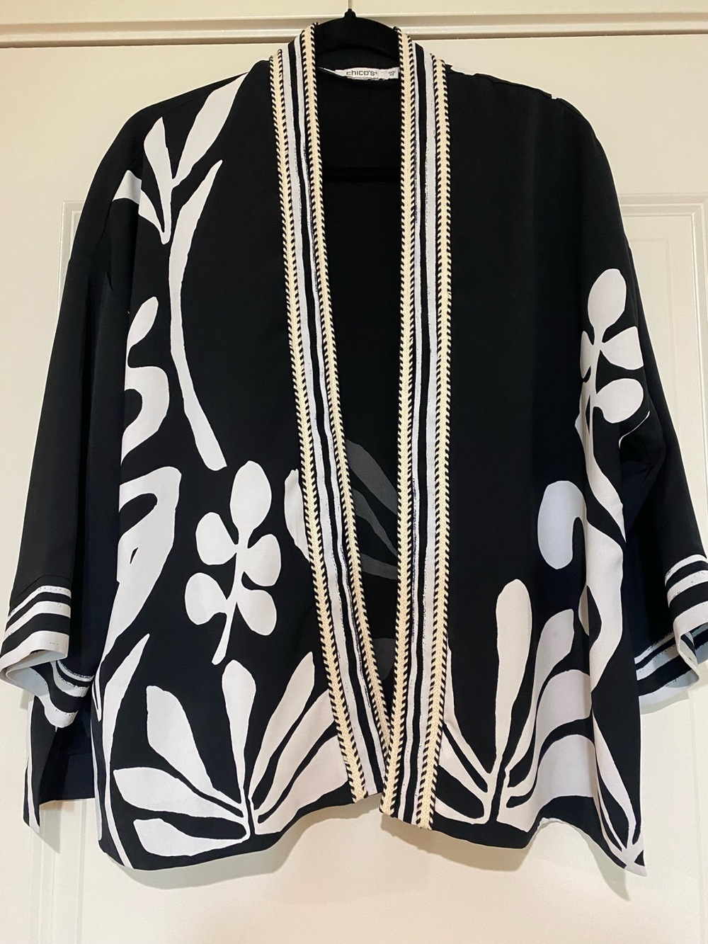 Chicos Black & White Floral Open Kimono Jacket